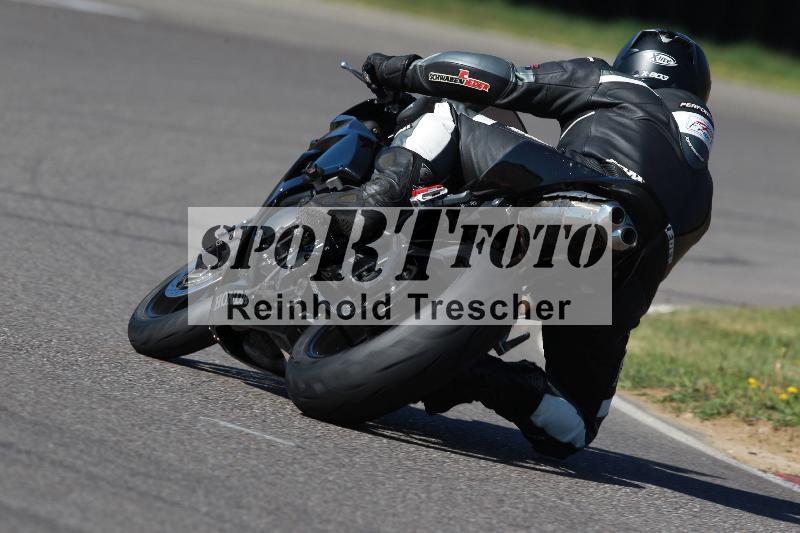 /Archiv-2022/08 17.04.2022 Speer Racing ADR/Gruppe gelb/backside